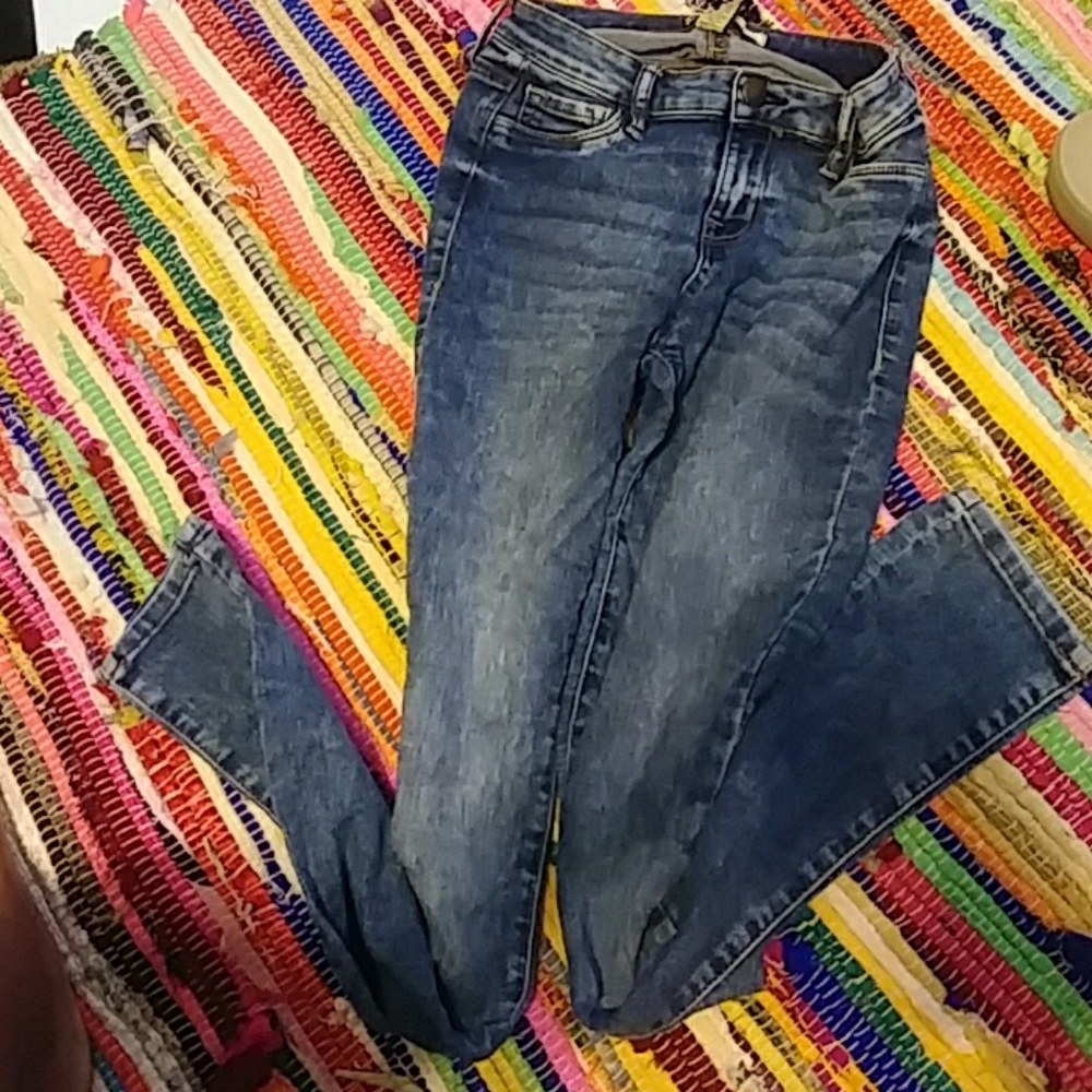 Size 4 skinny jeana by refuge